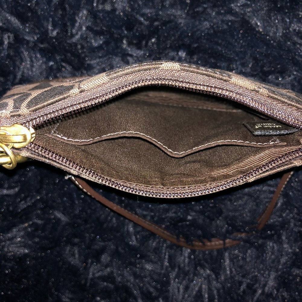 Set Of Two Brown and Black Coach wristlets - Picture 4 of 8